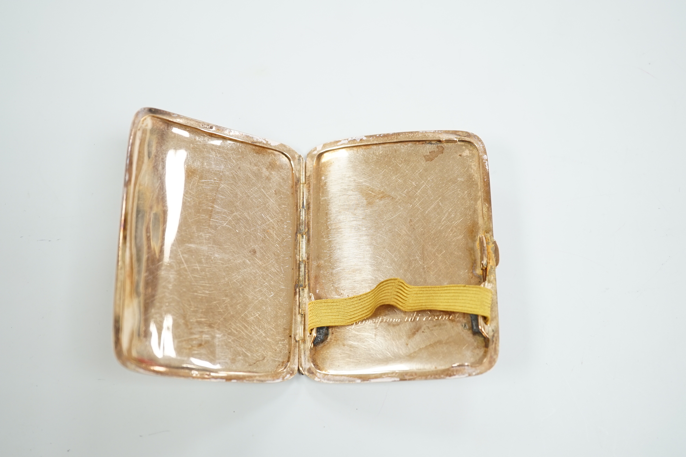 A George V 9ct gold cigarette case, 82mm